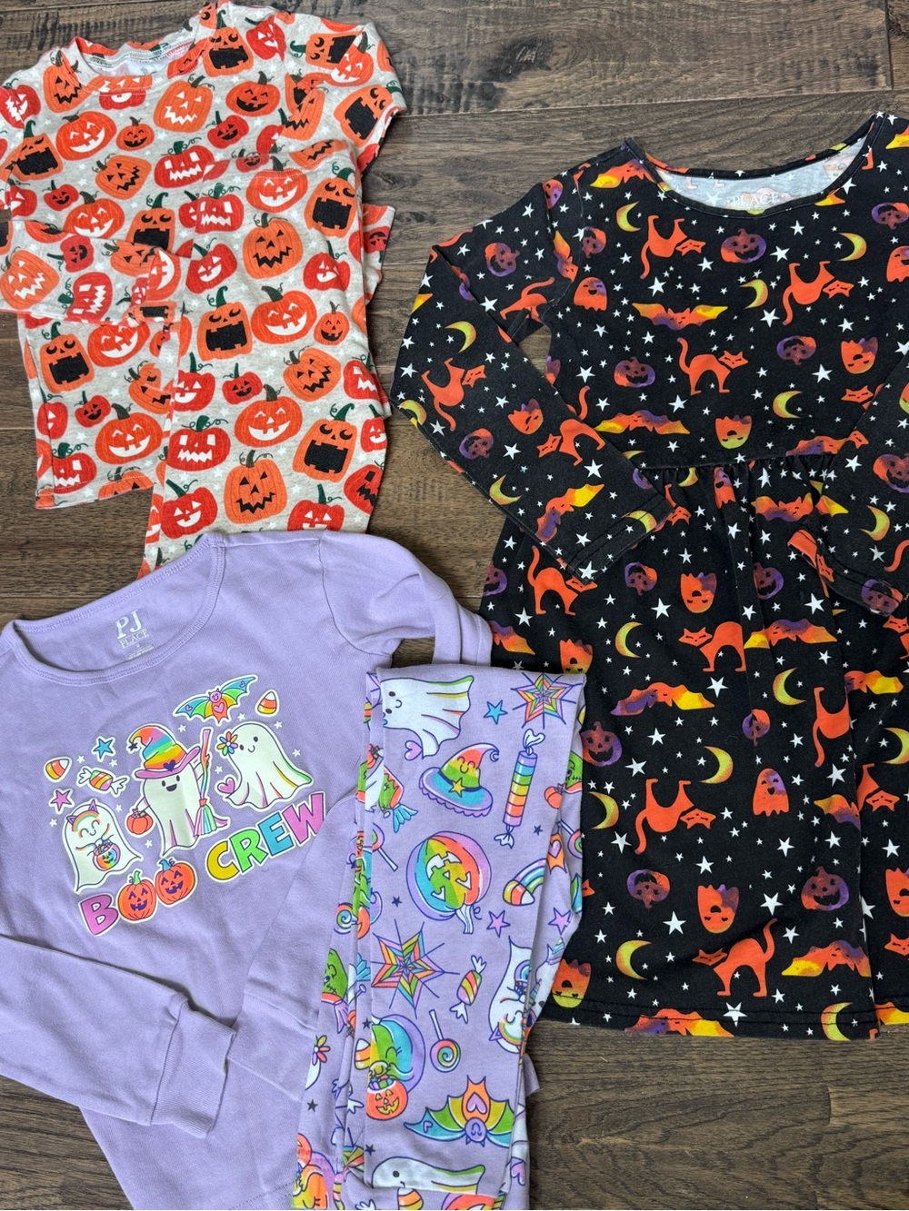 Set of 3. One dress and 2 PJs. Kids size 6. Halloween theme.